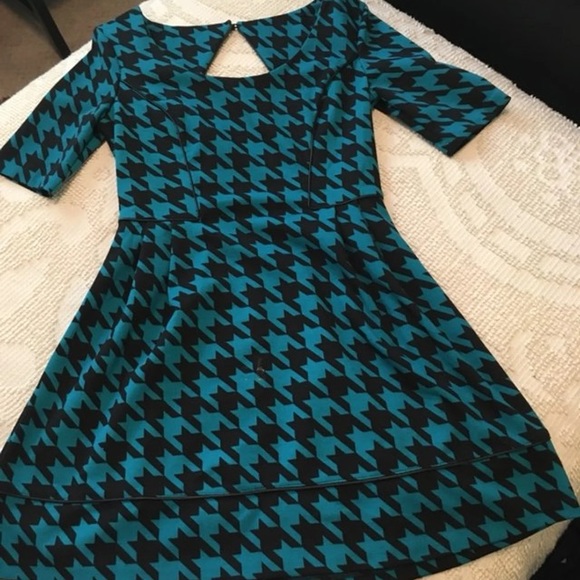 Candie's Dresses & Skirts - Candie’s teal knit houndstooth dress